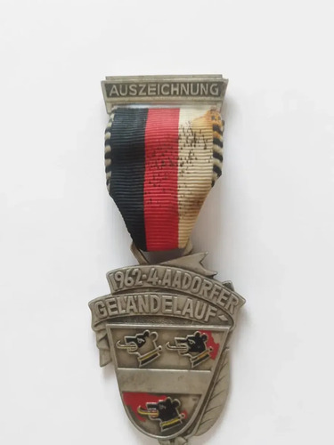 Medalla Insignia Deportiva Gelandelauf 1962 Vintage